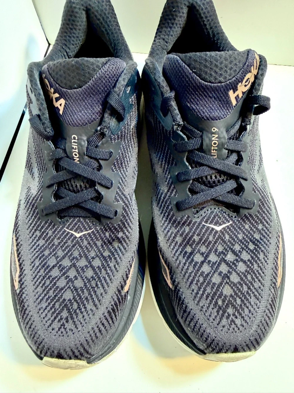 ☀️ HOKA Clifton 9 Black/Rose Gold Running Shoes. used but With Box. Sz 10